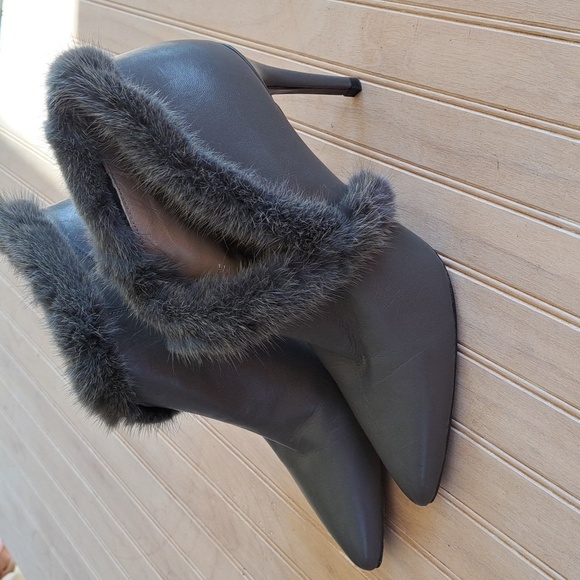Donald J. Pliner Vero Quoio Pointy Toe Leather Mink Fur High Heel Ankle Boots - Picture 15 of 15